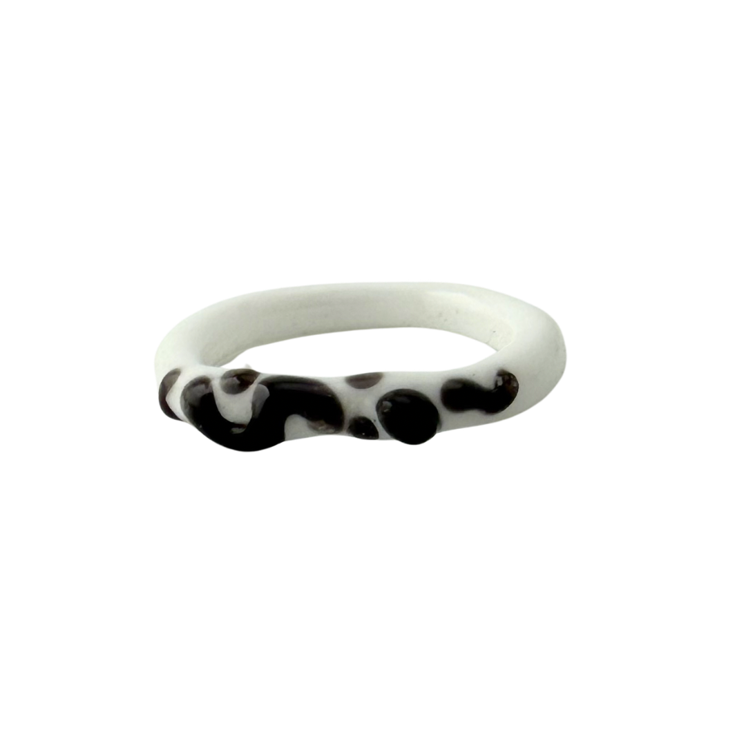 Dalmati Strings — handmade glass ring